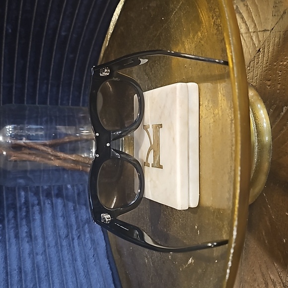 Sunglasses - Picture 5 of 5